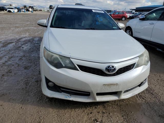 4T1BF1FK8CU621713 - 2012 TOYOTA CAMRY BASE WHITE photo 5