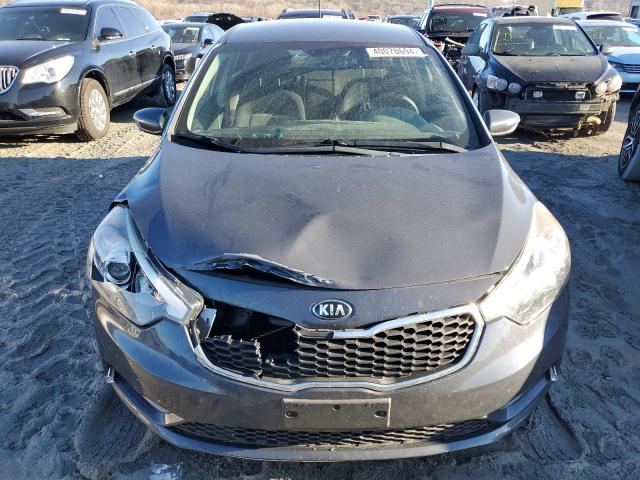 KNAFK5A89G5653717 - 2016 KIA FORTE LX GRAY photo 5