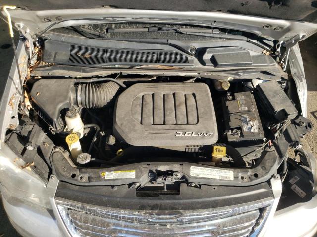 2A4RR8DG0BR714104 - 2011 CHRYSLER TOWN & COU TOURING L SILVER photo 7