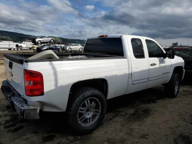 1GCEC19C79Z255639 - 2009 CHEVROLET SILVERADO C1500 WHITE photo 3