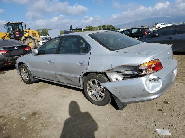 19UUA5668YA052636 - 2000 ACURA 3.2TL SILVER photo 2