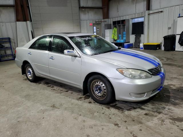 4T1BE32K55U992531 - 2005 TOYOTA CAMRY LE GRAY photo 4