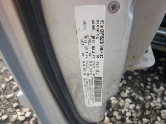 2D4RN4DE6AR107148 - 2010 DODGE GRAND CARA SE SILVER photo 13