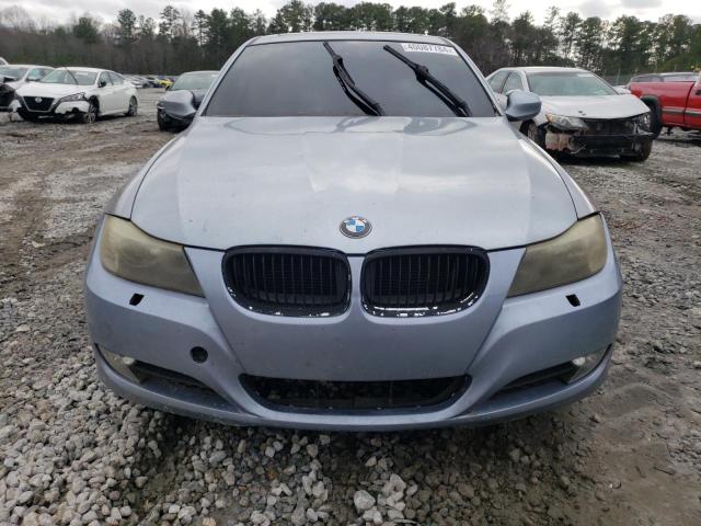 WBAPH73549A173323 - 2009 BMW 328 I GRAY photo 5