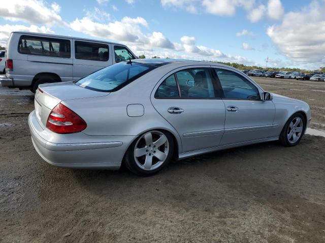 WDBUF70J74A457873 - 2004 MERCEDES-BENZ E 500 SILVER photo 3