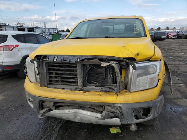 1N6AA1E52JN503414 - 2018 NISSAN TITAN SV YELLOW photo 5