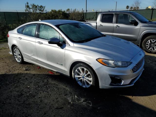 3FA6P0LU5KR189886 - 2019 FORD FUSION SE SILVER photo 4