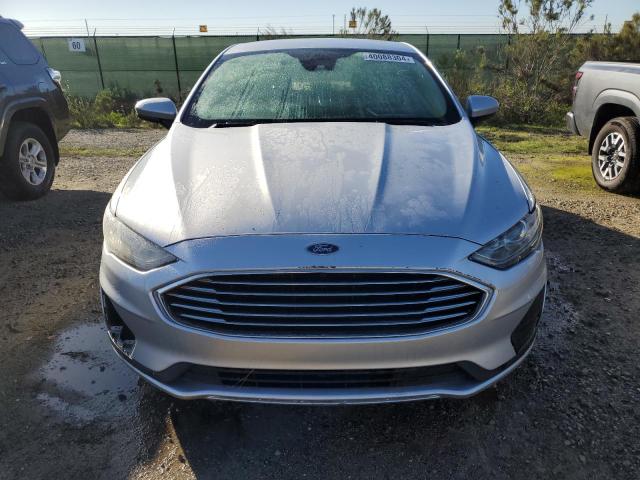 3FA6P0LU5KR189886 - 2019 FORD FUSION SE SILVER photo 5