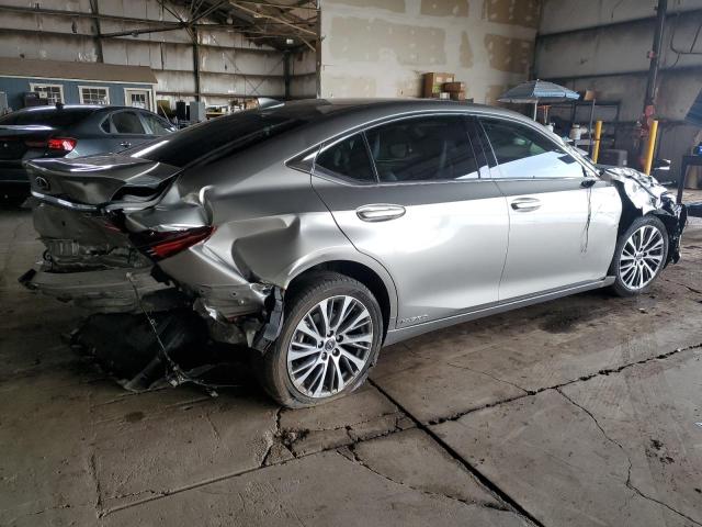 58AB21B16KU001393 - 2019 LEXUS ES 300H SILVER photo 3