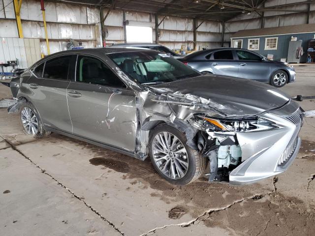 58AB21B16KU001393 - 2019 LEXUS ES 300H SILVER photo 4