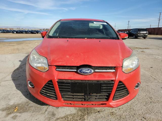 1FAHP3H22CL372518 - 2012 FORD FOCUS SEL RED photo 5