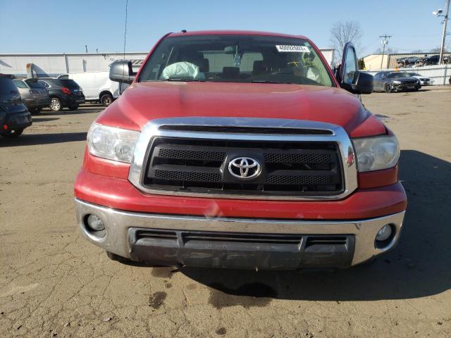 5TFEY5F17BX098949 - 2011 TOYOTA TUNDRA CREWMAX SR5 RED photo 5