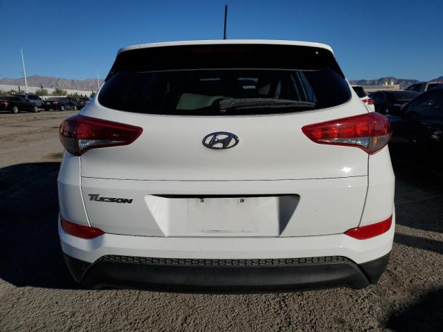 KM8J23A44HU519098 - 2017 HYUNDAI TUCSON SE WHITE photo 6