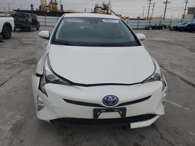 JTDKARFU0G3020357 - 2016 TOYOTA PRIUS WHITE photo 5