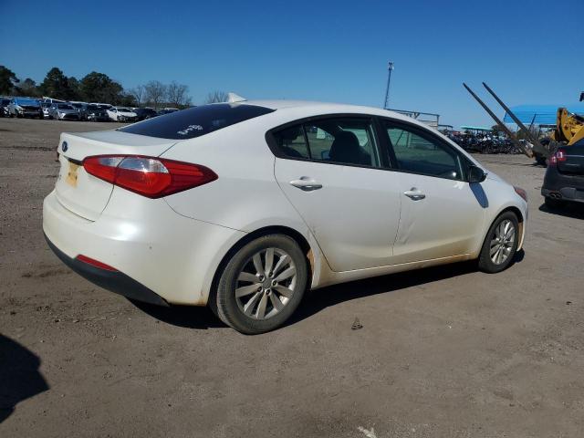 KNAFX4A60F5402433 - 2015 KIA FORTE LX WHITE photo 3