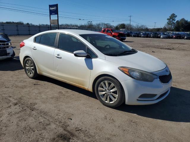 KNAFX4A60F5402433 - 2015 KIA FORTE LX WHITE photo 4