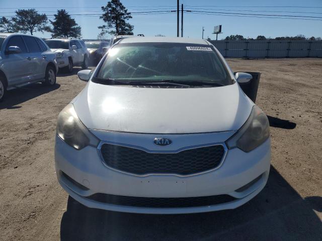 KNAFX4A60F5402433 - 2015 KIA FORTE LX WHITE photo 5