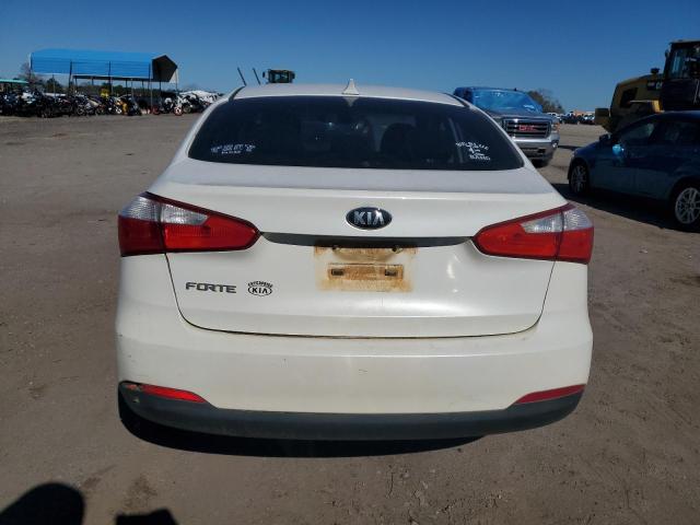 KNAFX4A60F5402433 - 2015 KIA FORTE LX WHITE photo 6