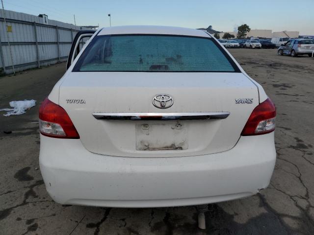 JTDBT923684040521 - 2008 TOYOTA YARIS WHITE photo 6