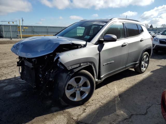 3C4NJCBB3JT502461 - 2018 JEEP COMPASS LATITUDE SILVER photo 1