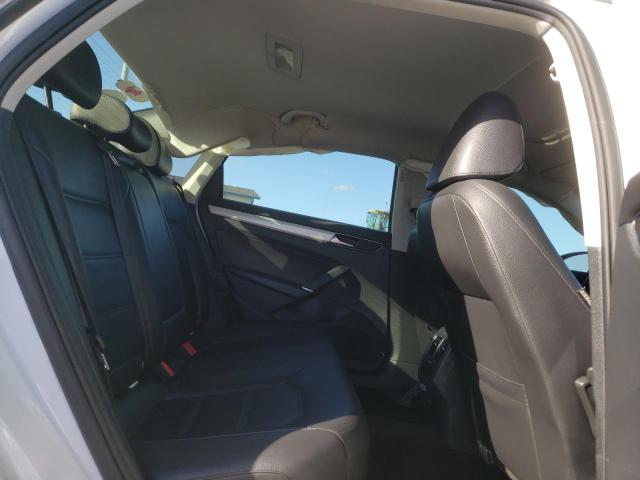 1VWLA7A35KC007066 - 2019 VOLKSWAGEN PASSAT WOLFSBURG WHITE photo 10