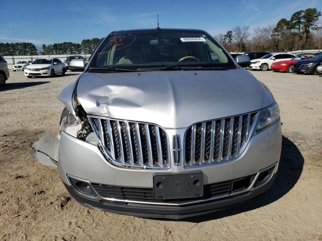 2LMDJ6JK3CBL11930 - 2012 LINCOLN MKX SILVER photo 5