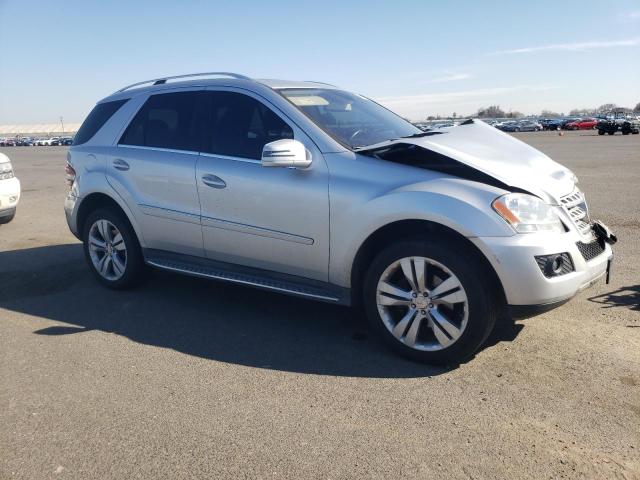 4JGBB8GB4BA637118 - 2011 MERCEDES-BENZ ML 350 4MATIC SILVER photo 4