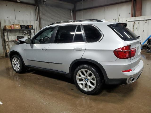 5UXZV4C53DL992581 - 2013 BMW X5 XDRIVE35I SILVER photo 2