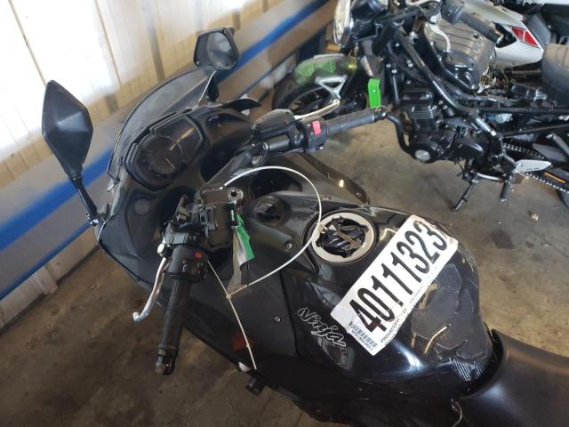 JKAEXEJ19HDA00067 - 2017 KAWASAKI EX650 J შავი ფოტო 5