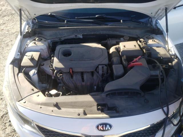 5XXGT4L35JG196665 - 2018 KIA OPTIMA LX WHITE photo 11