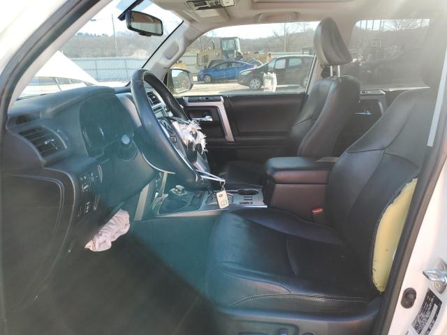 JTEBU5JR5J5565190 - 2018 TOYOTA 4RUNNER SR5/SR5 PREMIUM WHITE photo 7
