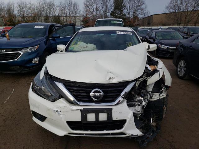 1N4AL3AP7HC266379 - 2017 NISSAN ALTIMA 2.5 WHITE photo 5