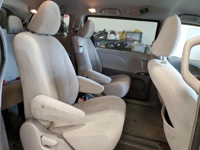 5TDKK3DC7DS403355 - 2013 TOYOTA SIENNA LE SILVER photo 11