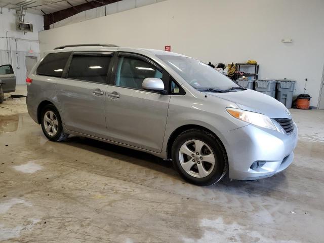 5TDKK3DC7DS403355 - 2013 TOYOTA SIENNA LE SILVER photo 4