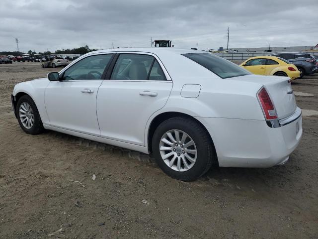 2C3CCAAG7EH136008 - 2014 CHRYSLER 300 WHITE photo 2