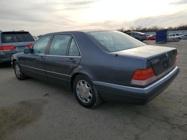 WDBGA33E7TA318926 - 1996 MERCEDES-BENZ S 320 GRAY photo 2