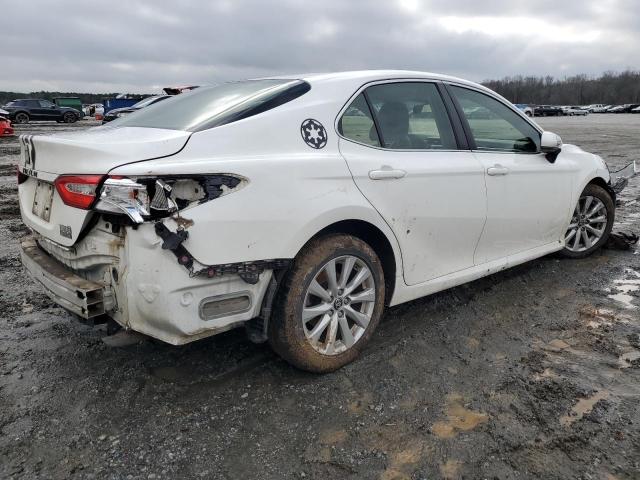 JTNB11HK6J3006799 - 2018 TOYOTA CAMRY L WHITE photo 3