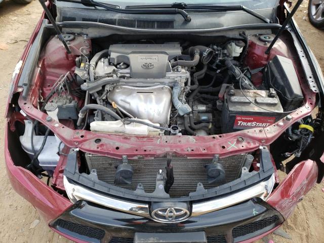 4T1BF1FK6HU740464 - 2017 TOYOTA CAMRY LE RED photo 11