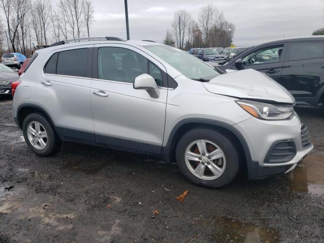 KL7CJLSB6KB962978 - 2019 CHEVROLET TRAX 1LT SILVER photo 4