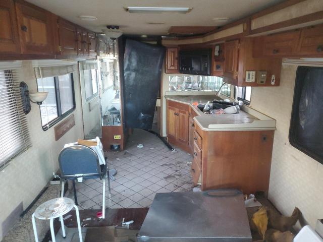 1RF120618X1006401 - 1999 ROADMASTER RAIL EXECUTIVE/ Белый фото 6