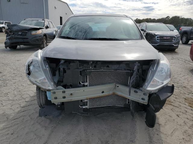 3N1CN7AP9KL849331 - 2019 NISSAN VERSA S GRAY photo 5