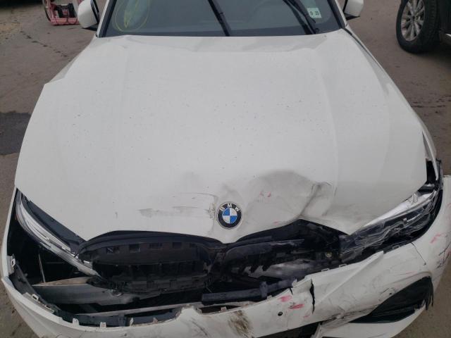 3MW5R7J02L8B45146 - 2020 BMW 330XI WHITE photo 11