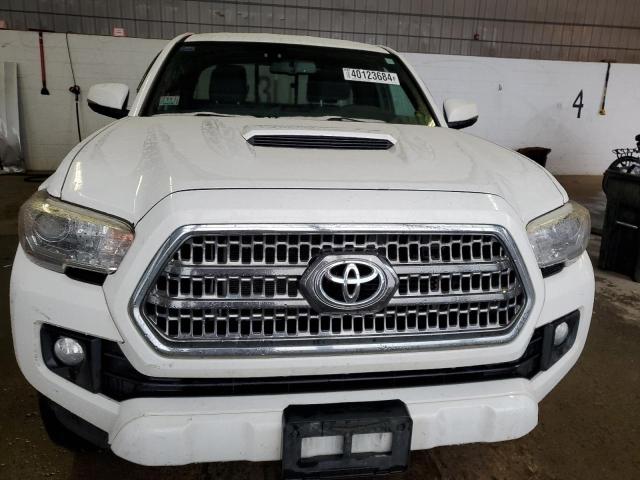 5TFSZ5AN2HX084847 - 2017 TOYOTA TACOMA ACCESS CAB WHITE photo 5