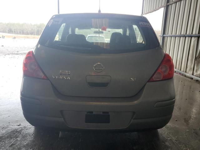 3N1BC13E69L415601 - 2009 NISSAN VERSA S GRAY photo 6