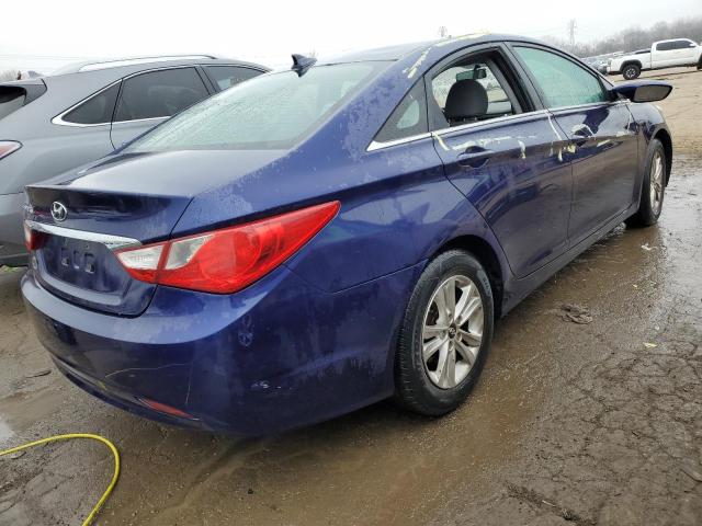 5NPEB4AC7DH717388 - 2013 HYUNDAI SONATA GLS BLUE photo 3