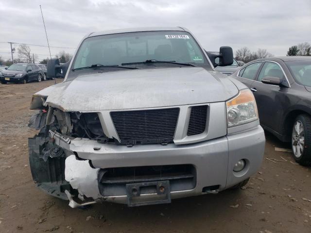 1N6AA06C98N338897 - 2008 NISSAN TITAN XE SILVER photo 5