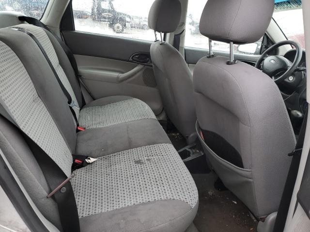 1FAFP36N06W120063 - 2006 FORD FOCUS ZXW SILVER photo 10