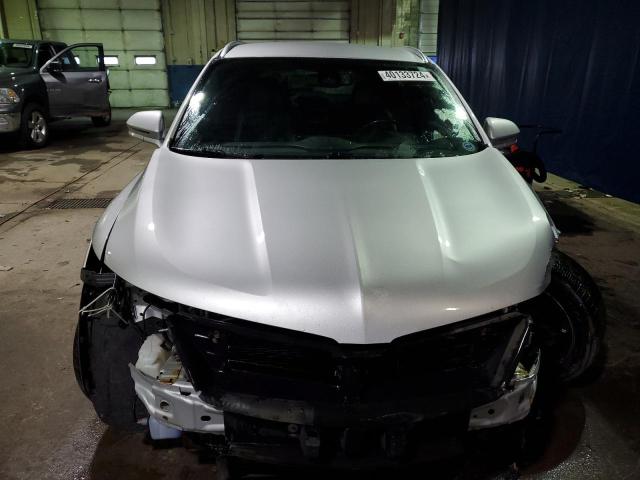 5LMCJ2C98JUL23182 - 2018 LINCOLN MKC SELECT 银色 照片 5