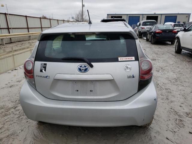 JTDKDTB30E1557949 - 2014 TOYOTA PRIUS C SILVER photo 6