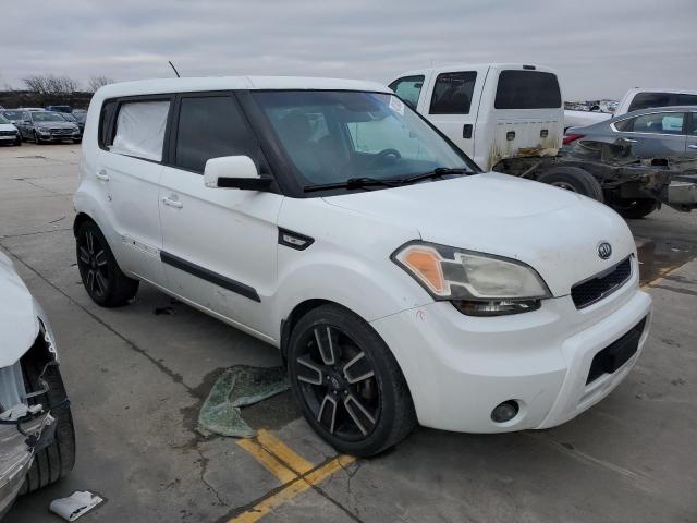 KNDJT2A2XB7267860 - 2011 KIA SOUL + WHITE photo 4